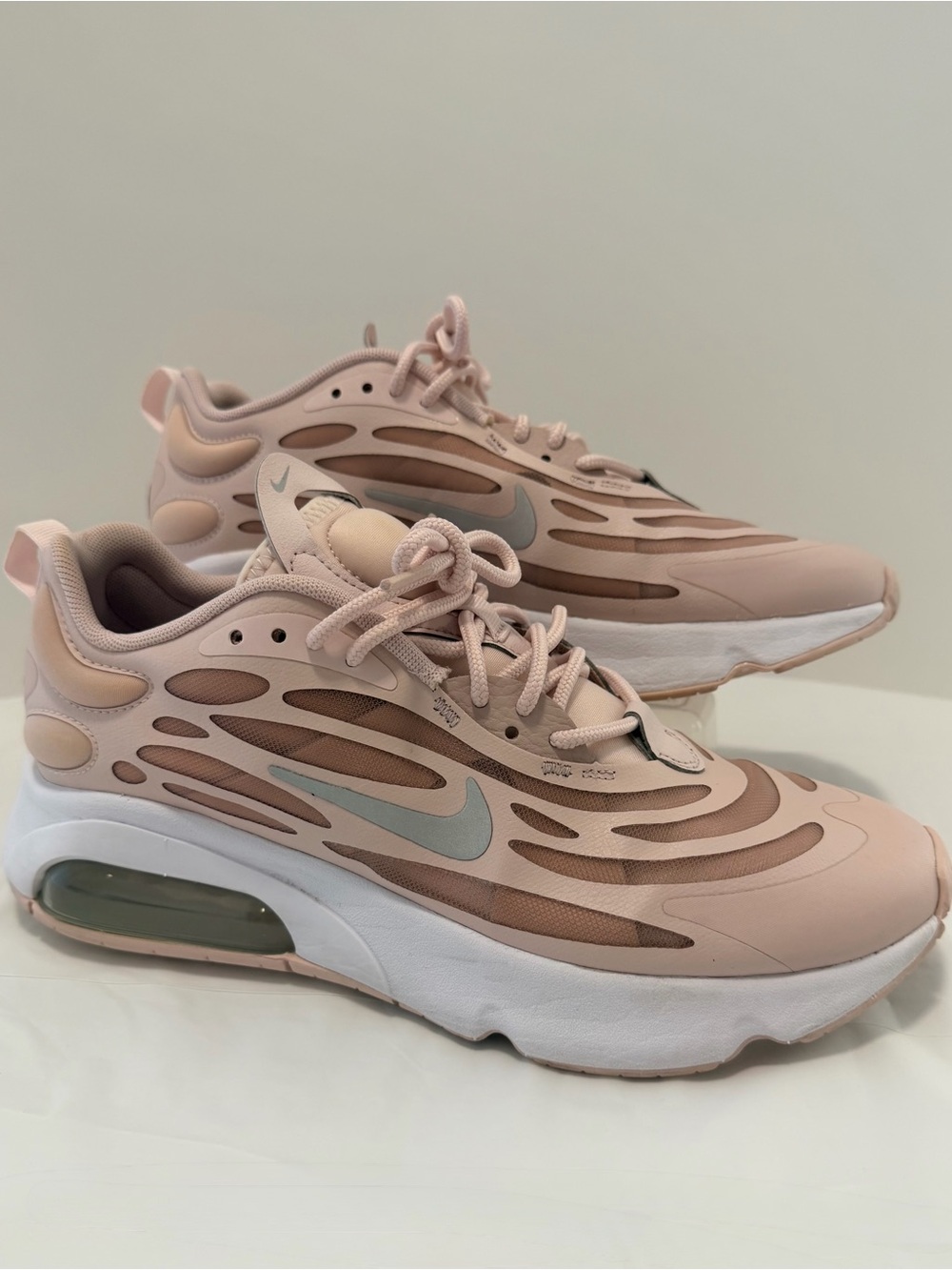 Nike Air Max Exosense Low Top Lace-Up Mesh Sneakers Pink/White Woman size 10